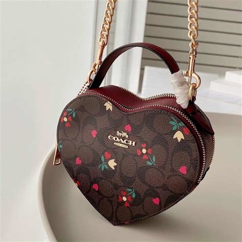 precio de bolsa coach original de corazon